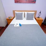 Apartment Bright And Spacious 3 Bedroom Apartment With High Ceilings Central Location Lisbon *