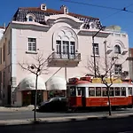 Bright And Spacious 3 Bedroom Apartment With High Ceilings Central Location Lisbon *