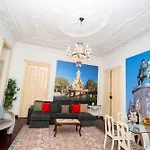 Bright And Spacious 3 Bedroom Apartment With High Ceilings Central Location Lisbon 公寓 *