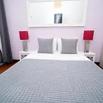 Bright And Spacious 3 Bedroom Apartment With High Ceilings Central Location Lisbon 公寓 *