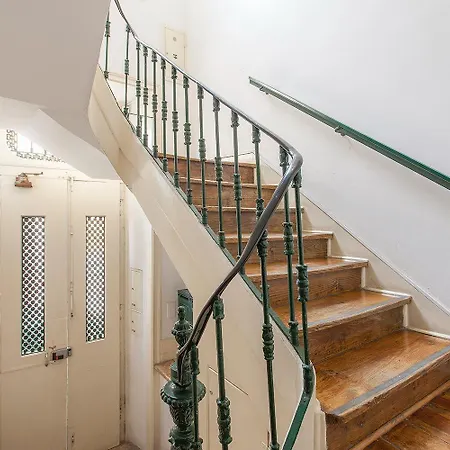 Apartment 3 Bedroom 2 Bathroom 1 Living 2 Double Bed 2-twin Bed 1 Sofabed With High Ceilings *