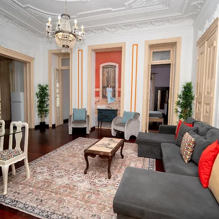 3 Bedroom 2 Bathroom 1 Living 2 Double Bed 2-twin Bed 1 Sofabed With High Ceilings Apartment *