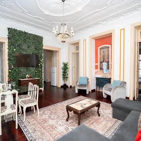 3 Bedroom 2 Bathroom 1 Living 2 Double Bed 2-twin Bed 1 Sofabed With High Ceilings Apartment