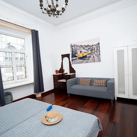 3 Bedroom 2 Bathroom 1 Living 2 Double Bed 2-twin Bed 1 Sofabed With High Ceilings *