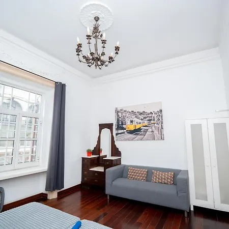 3 Bedroom 2 Bathroom 1 Living 2 Double Bed 2-twin Bed 1 Sofabed With High Ceilings *