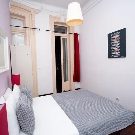 3 Bedroom 2 Bathroom 1 Living 2 Double Bed 2-twin Bed 1 Sofabed With High Ceilings Lisbon