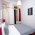 Bright And Spacious 3 Bedroom Apartment With High Ceilings Central Location Lisbon Lizbona
