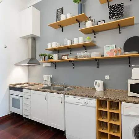 Palma 3-a Bedroom Located * 리스본